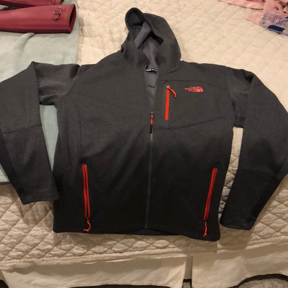 North face pullover